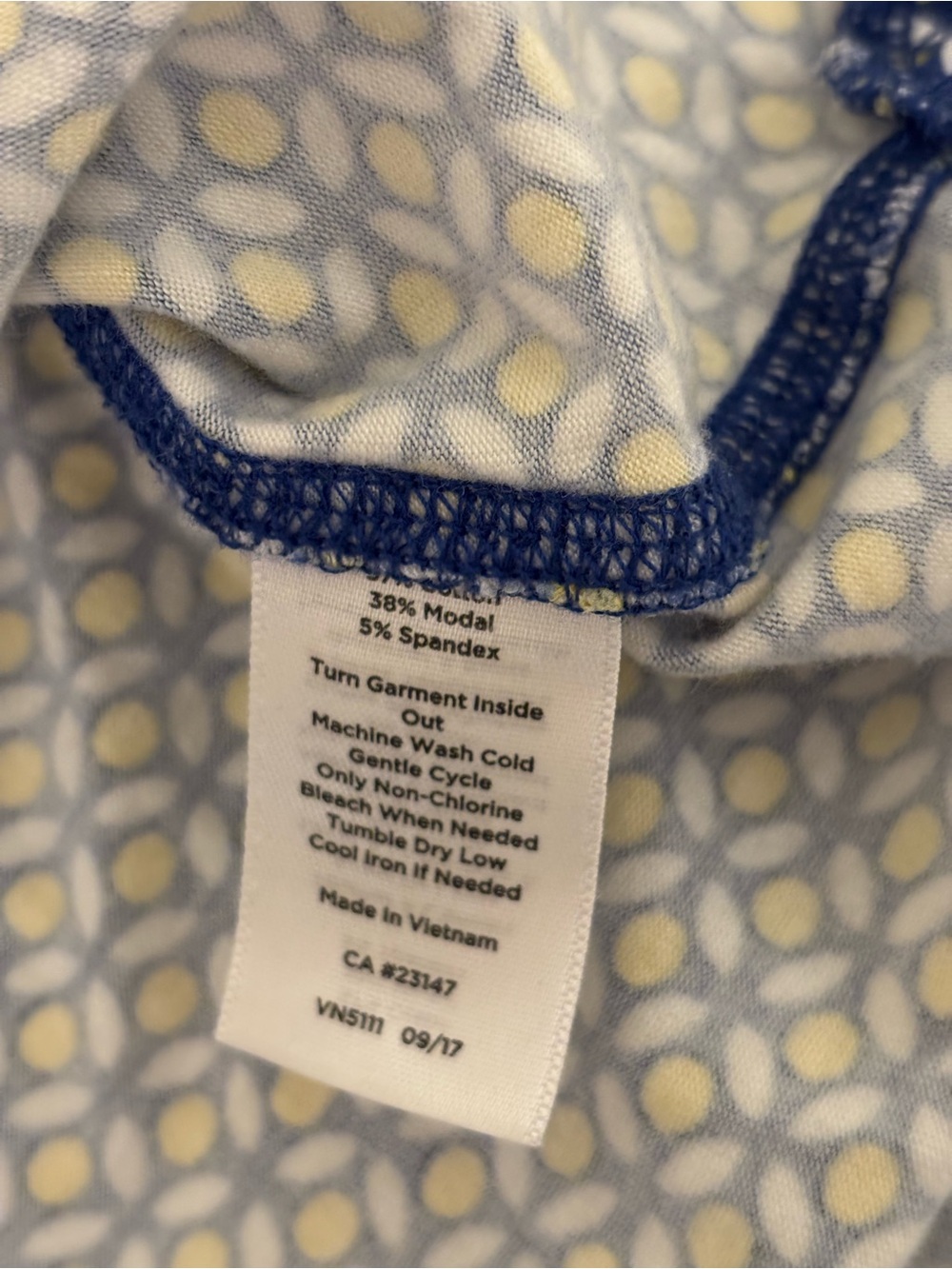 T by Talbots Large Blue Yellow Geometric Print Short Sleeve Top Stretch - Picture 3 of 8